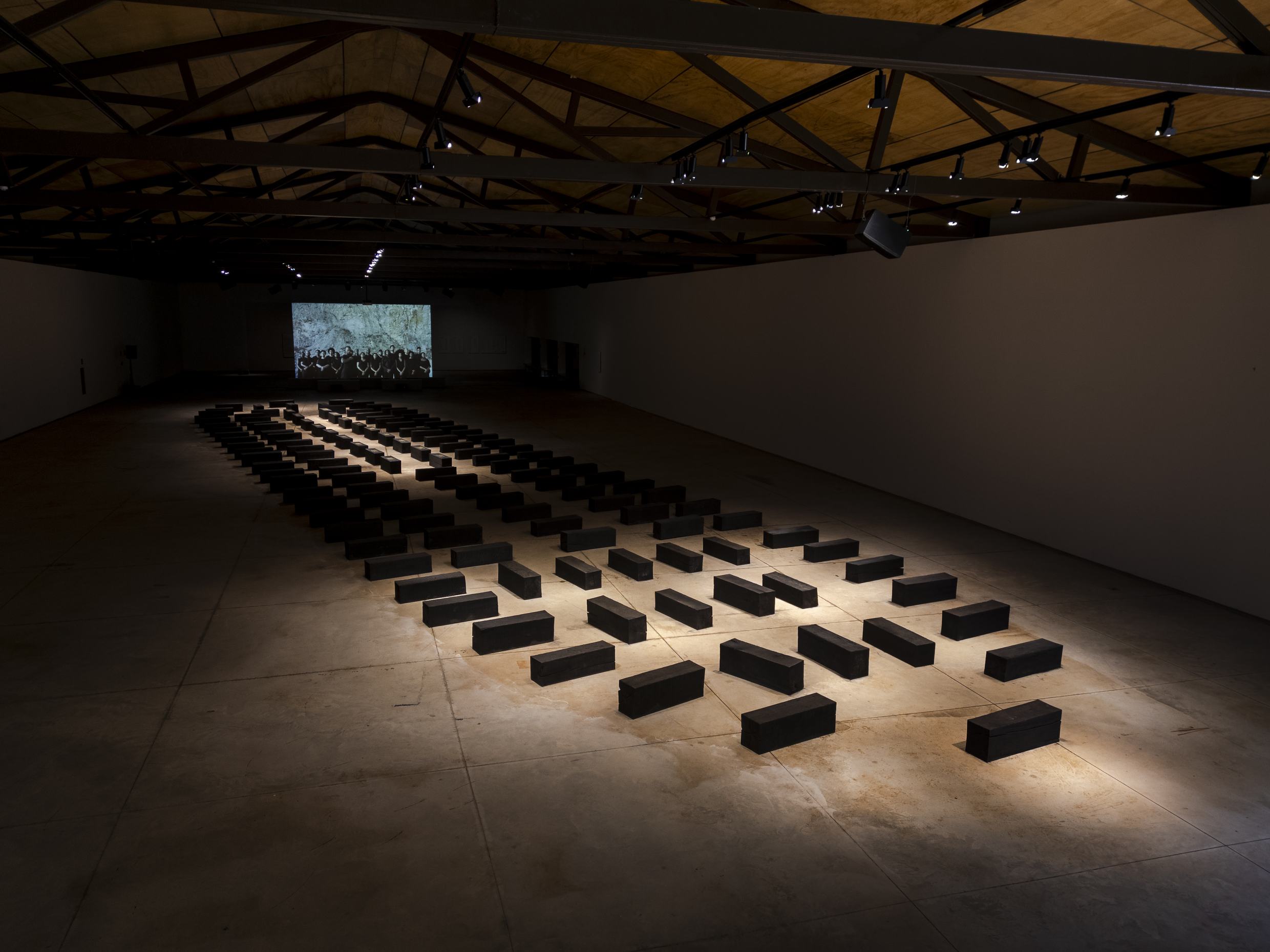 Grada Kilomba, O Barco (2021) e Opera to a Black Venus (2024) . Foto: Brendon Campos