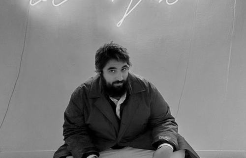 Azad Asifovich in front of Anne Deguelle's LA MUSEE, photo by  nathaliebouti