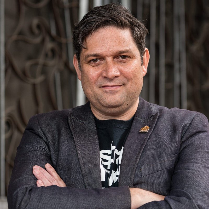 Enoch, Wesley cuadrado.jpg