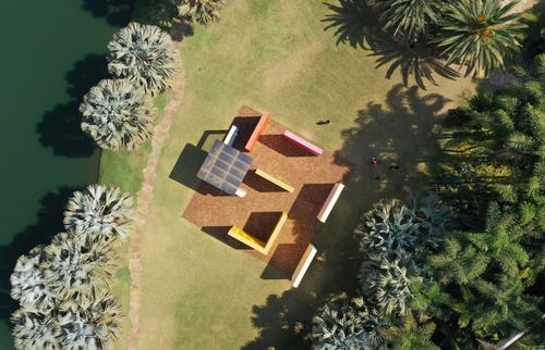 Hélio Oiticica, "Invenção da cor, Penetrável Magic Square #5, De Luxe," 1977, Instituto Inhotim, [vista aérea]. Foto_Brendon Campos