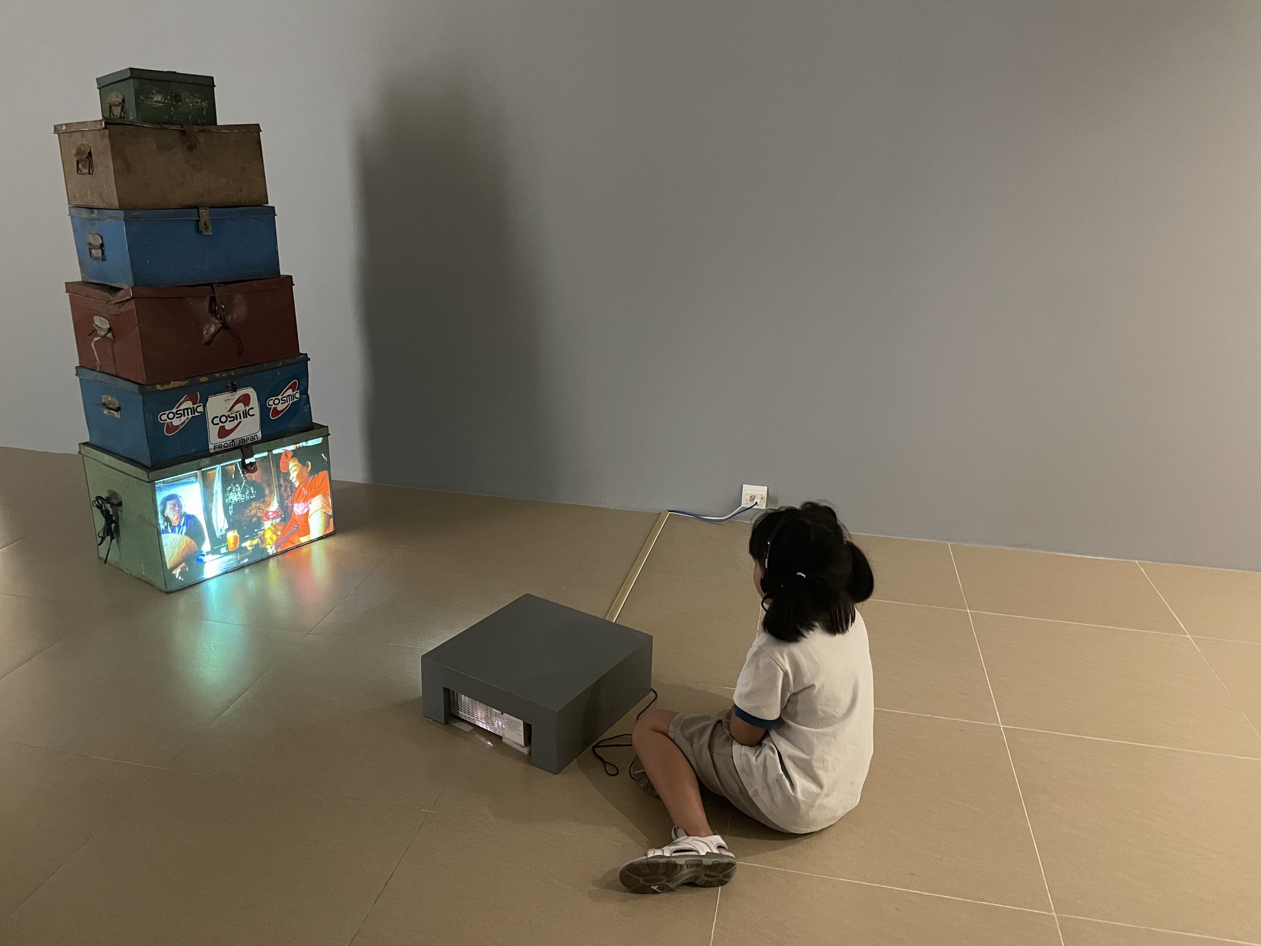 Image 09. 2023 No more, not yet, Nguyen Art Foundation _ Students visiting the exhibition