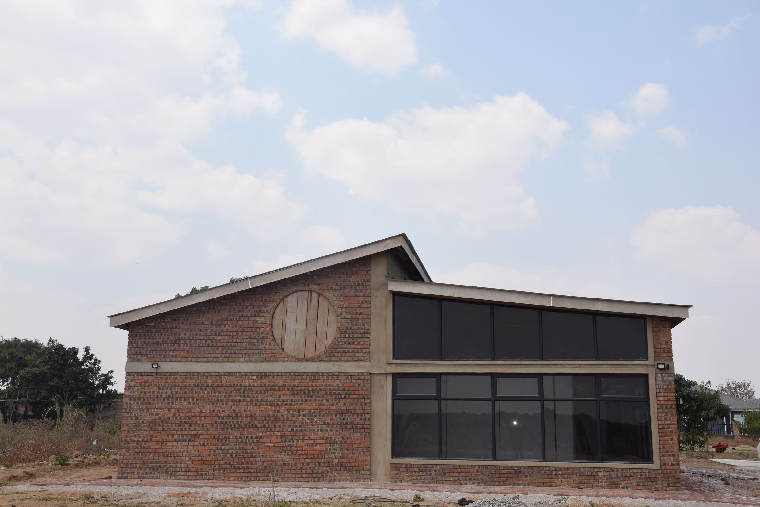 WALLEN MAPONDERA STUDIO